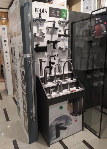 Стенд демонстрационный для смесителей купить в магазине торгового оборудования в Петербурге